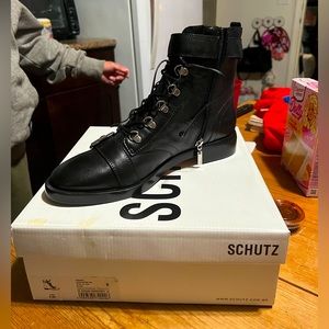 Black boots woman size 9.5